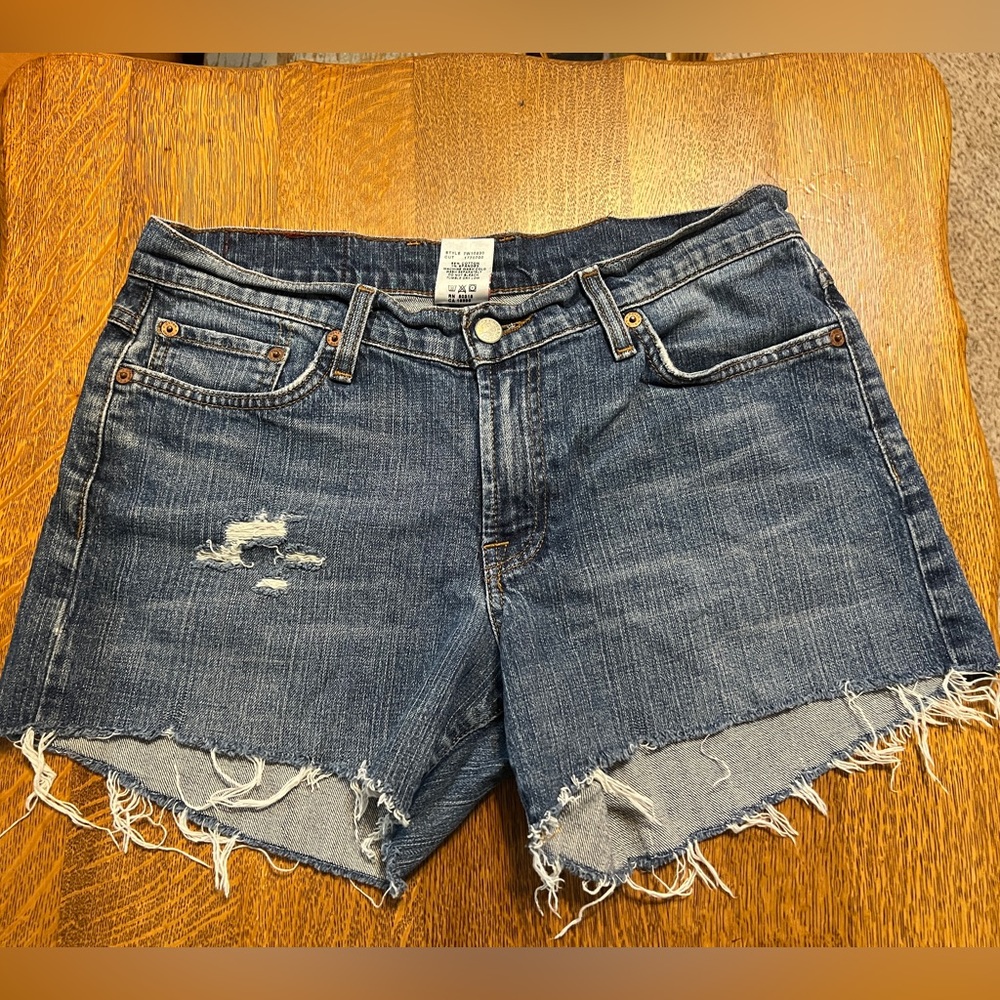 Lucky Distressed Denim Shorts Size 10/30
#7w10230